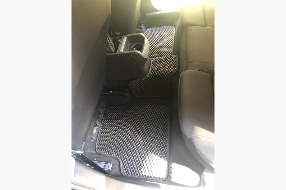 Skoda Octavia IV A8 2020- Tapis de sol EVA (noirs) Photo 9
