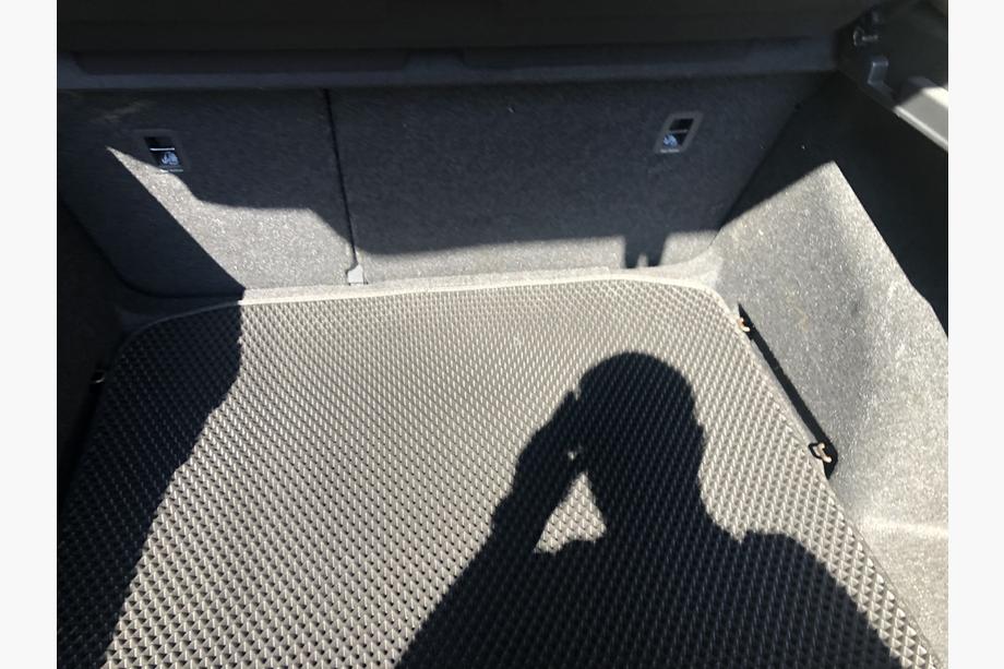 Skoda Octavia IV A8 2020- Tapis de coffre (EVA, Noir) Photo 4