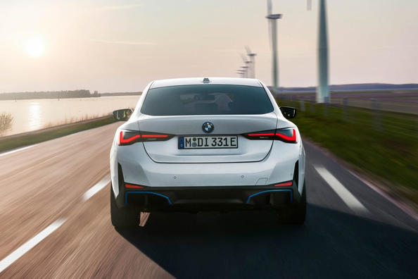 La première génération du liftback électrique BMW i4 Photo 8