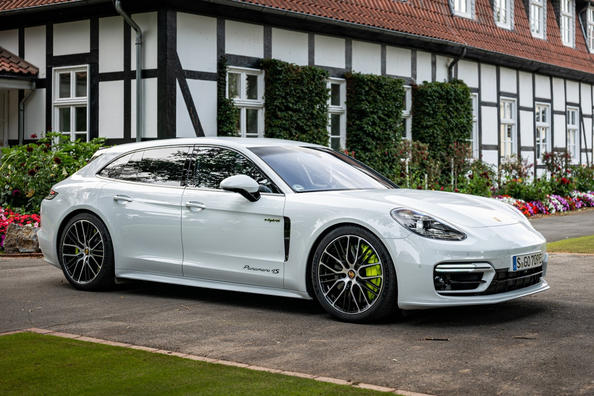 Test du break à traction intégrale Porsche Panamera Sport Turismo Photo 2