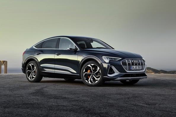 Crossover électrique à traction intégrale semblable à un coupé Audi e-tron Sportback