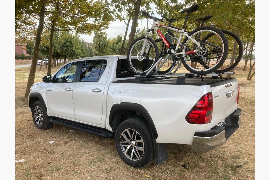 Toyota Hilux 2015- Barres de Toit Transversales (pour Points de Fixation d’Origine) Noir Photo 3
