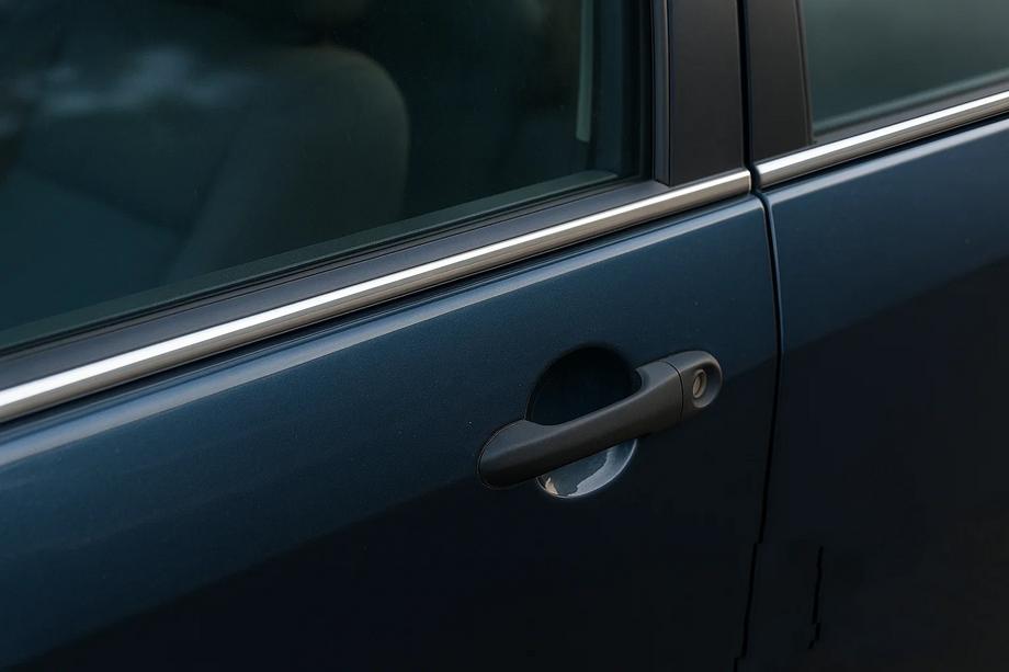 Ford Focus I 1998-2005 Encadrement Exterieur de Vitres Acier Inoxydable (4 pcs) Image