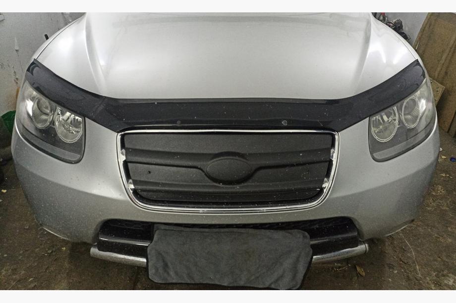 Hyundai Santa Fe 2 2006-2012 Grille d'hiver 2005-2010 (supérieure) Brillant Photo 1