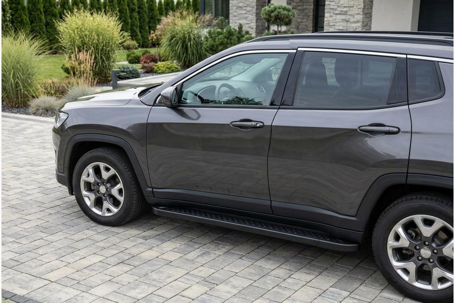 Jeep Compass 2016- Marchepieds Latéraux Allmond Black (2 pcs, Aluminium) Image