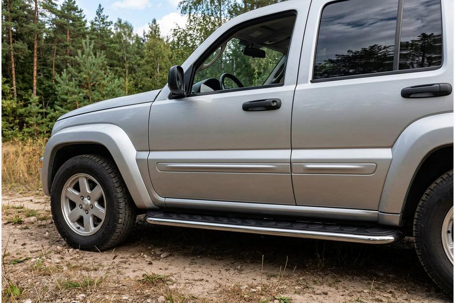 Jeep Cherokee/Liberty 2002-2007 Marchepieds Latéraux Maydos V1 (2 pcs, Aluminium) Photo 1