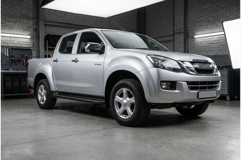 Isuzu D-Max 2011-2019 Marchepieds Latéraux Bosphore Black (2 pcs, Aluminium) Image