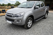 Isuzu D-Max 2011-2019 Marchepieds Latéraux Maya V1 (2 pcs, Aluminium) photo 1