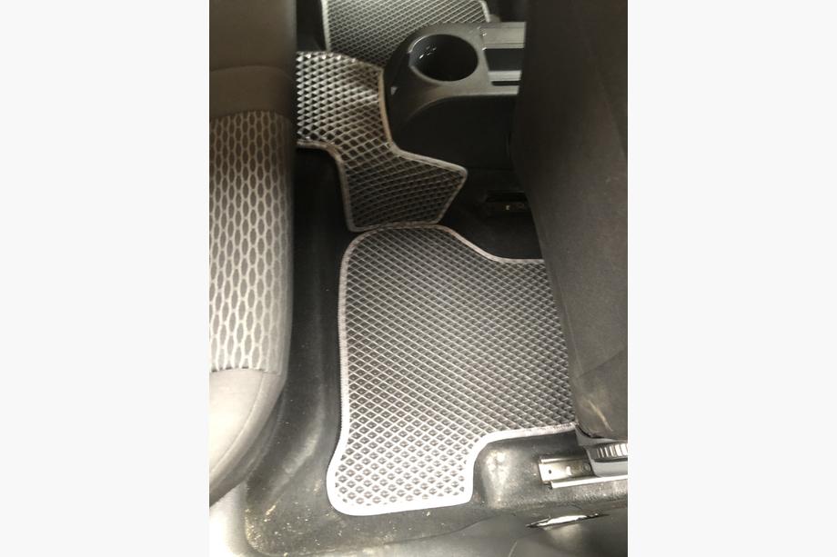 Volkswagen Golf 6 2008-2014 Tapis de sol EVA (noirs) Photo 10