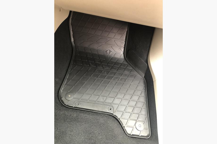 Volkswagen Golf 7/E-Golf 2012-2020 Tapis en caoutchouc pour E-Golf (4 pcs, Stingray Premium) Photo 2