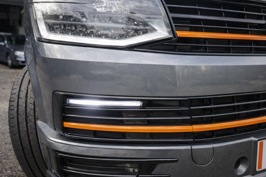 Volkswagen T6 2015-2024 Insertions DRL de pare-chocs (SportLine) Image