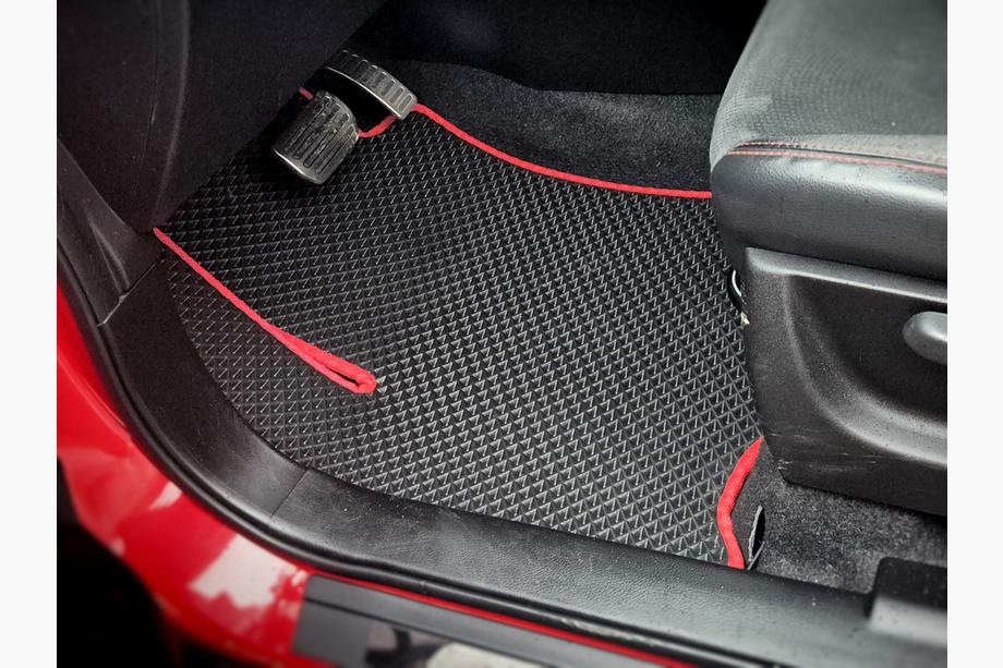 Suzuki Vitara 2015- Tapis de sol EVA V1 (noirs) Image