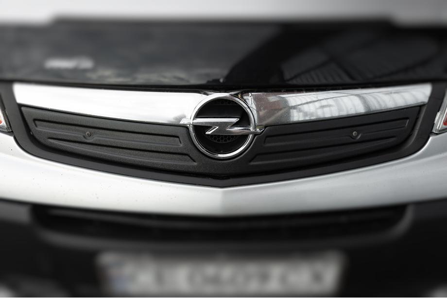 Opel Vivaro 2001–2015 Cache calandre hiver 2007-2015 (V2, supérieur) Photo 3