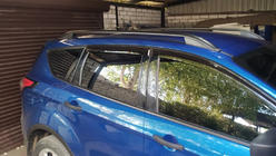 Ford Kuga/Escape 2013-2019 Barres de toit Skyport (noires) photo 15