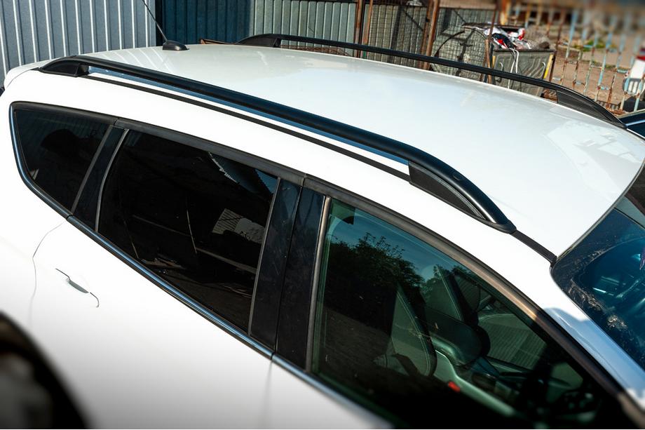 Ford Kuga/Escape 2013-2019 Barres de toit Skyport (noires) Image