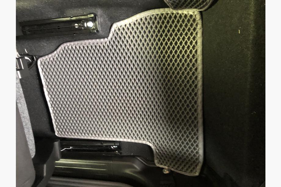 Suzuki Jimny 2018- Tapis de sol EVA (Noir) Image