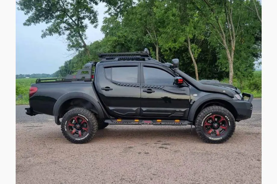 Mitsubishi L200 2015-2024 Marchepieds latéraux Dakar V2 avec LED (2015-2019, 2 pcs, métal) Photo 12