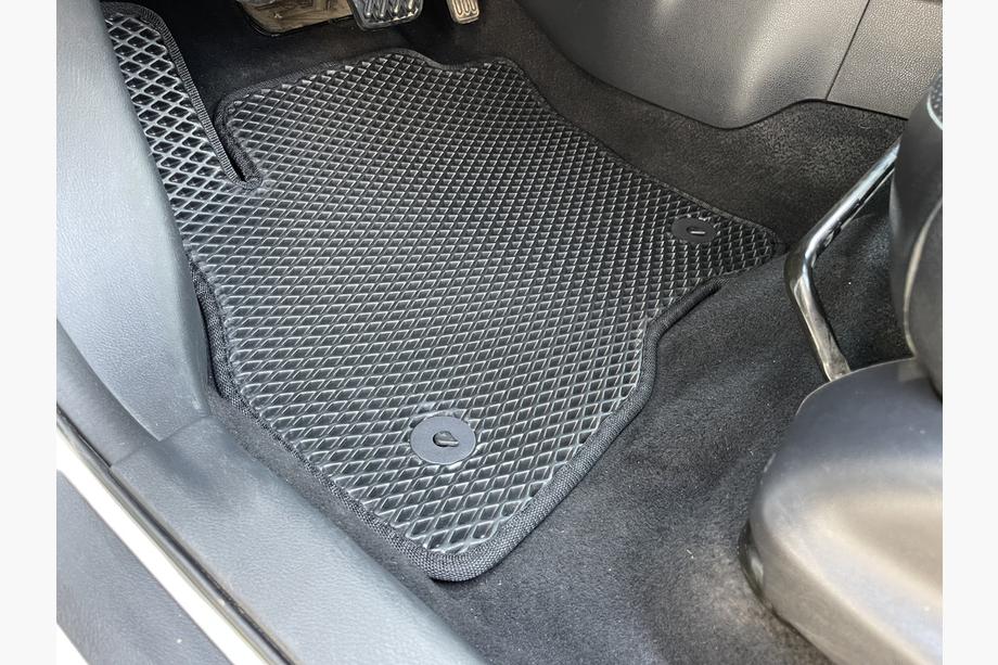 Nissan Leaf 2010-2017 Tapis de sol EVA (noirs) Image