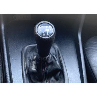 Pommeau de levier de vitesse V2-5 rapports (similicuir, noir lisse) BMW 5 Series E34 1988-1995 photo 1