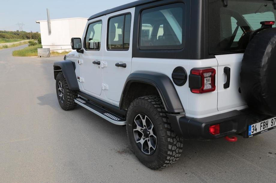 Jeep Wrangler 2018- Marchepieds Latéraux Tayga V2 (2 pcs, Aluminium) Image