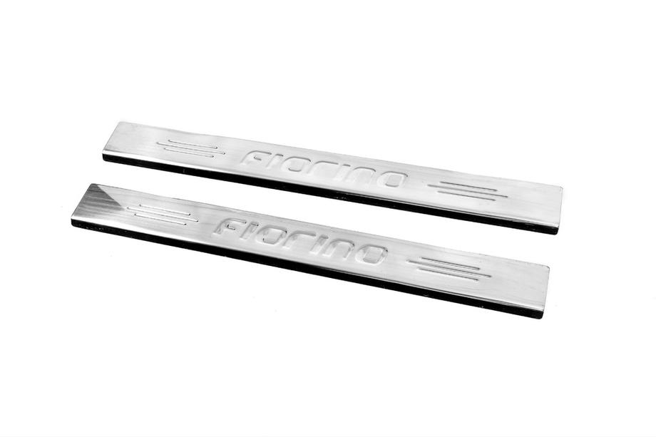 Fiat Fiorino/Qubo 2008-2024 Seuils de porte Carmos V4 (2 pcs, inox) Image