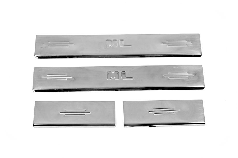 Mercedes ML W164 2005-2011 Seuils de porte inox Carmos V2 (4 pcs) Photo 2