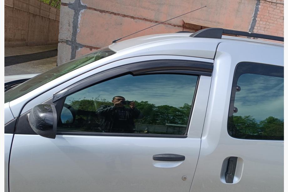 Renault Dokker 2013-2022 Déflecteurs de Vitres (2 pcs, Sunplex Sport) Image