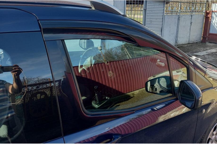 Ford Courier 2014-2023 Déflecteurs de Vitres (2 pcs, Sunplex Sport) Photo 3