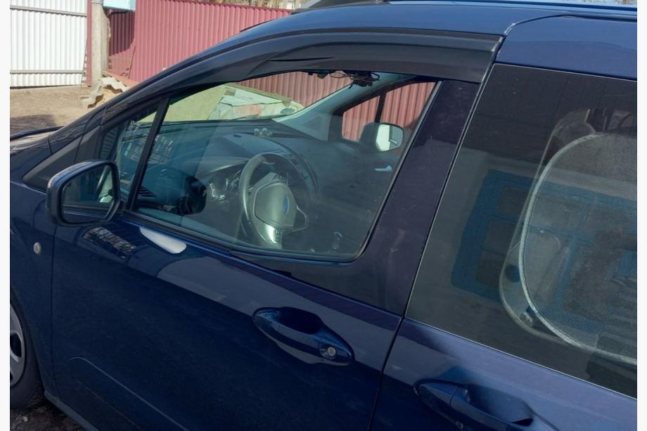 Ford Courier 2014-2023 Déflecteurs de Vitres (2 pcs, Sunplex Sport) Photo 2