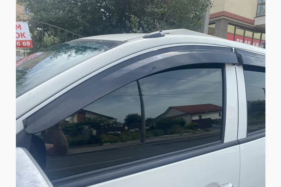 Mitsubishi L200 2015-2024 Déflecteurs de Vitres (4 pcs, Sunplex Sport) Image