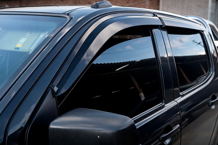 Isuzu D-Max 2019- Déflecteurs de Vitres (4 pcs, Sunplex Sport) Image