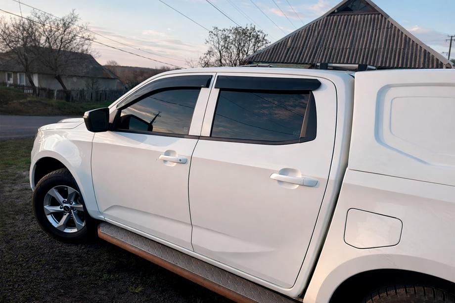 Isuzu D-Max 2019- Déflecteurs de Vitres (4 pcs, Sunplex Sport) Photo 7