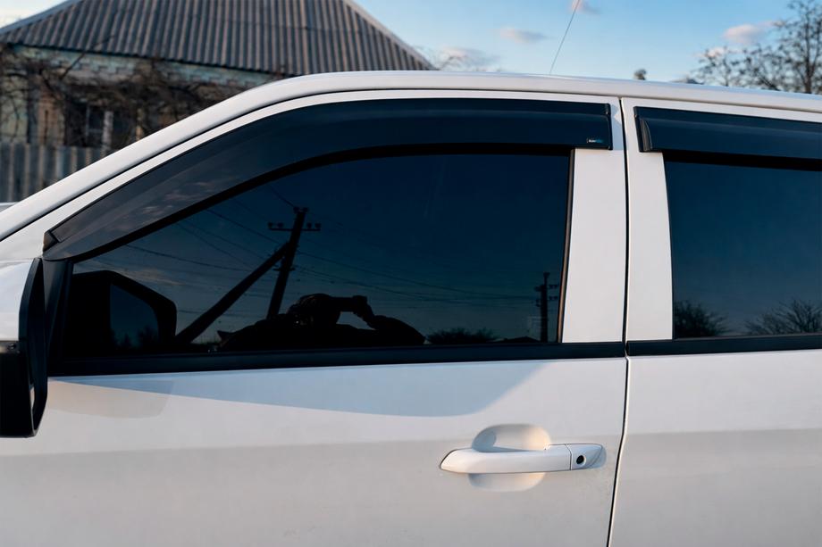 Isuzu D-Max 2019- Déflecteurs de Vitres (4 pcs, Sunplex Sport) Photo 10