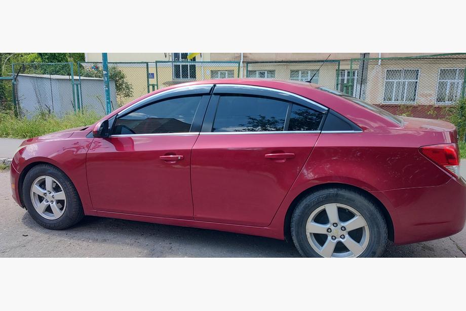 Chevrolet Cruze 2009–2015 Déflecteurs de Vitres avec Moulure Chromée (4 pcs, Sunplex Chrome) Image