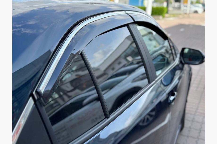 Toyota Corolla 2019- Déflecteurs de Vitres avec Moulure Chromée (4 pcs, Sunplex Chrome) Image