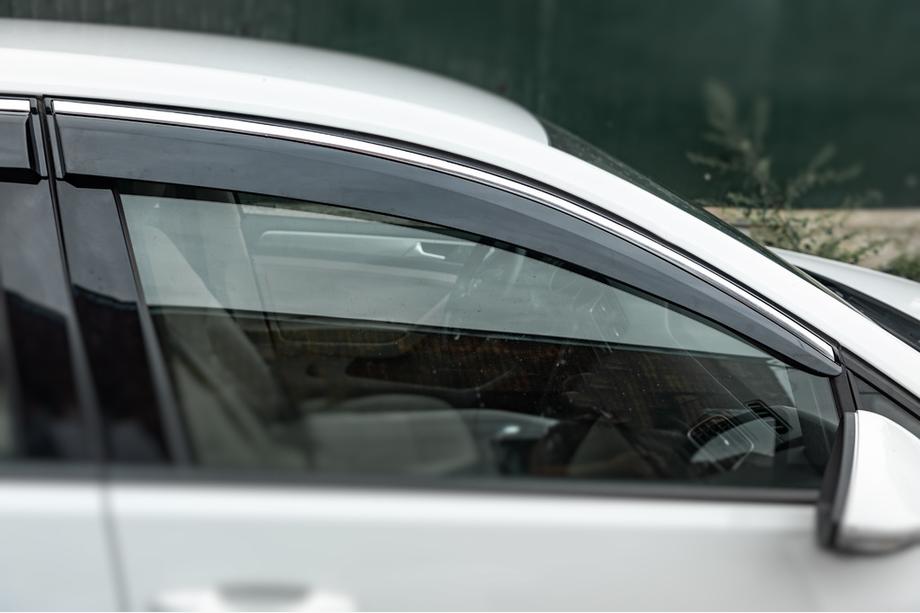 Volkswagen Golf 7/E-Golf 2012-2020 Déflecteurs de Vitres avec Moulure Chromée HB (4 pcs, Sunplex Chrome) Photo 4