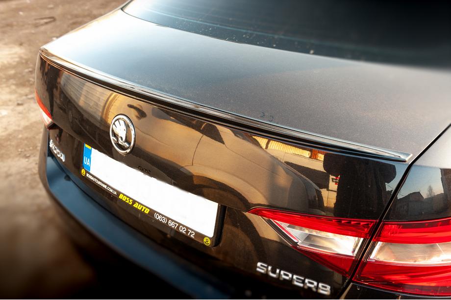 Skoda Superb 2015-2024 Becquet Lip (Sunplex, noir) (119,2cm*7,3cm) Image