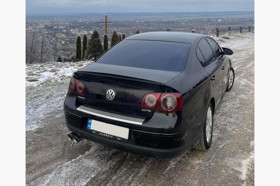 Volkswagen Passat B6 2006-2012 Spoiler LIP (Sunplex, noir) (115,8cm x 6,3cm) Image