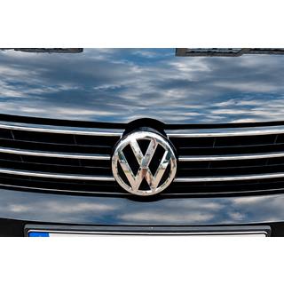 Emblème avant (2015-2018) 3G0853601B Volkswagen Passat B8 2015-2023 photo 1