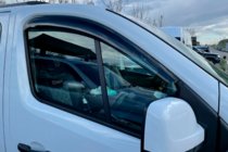 Nissan NV300/Primastar 2016- Déflecteurs de Fenêtre (2 pcs, HIC) photo 7