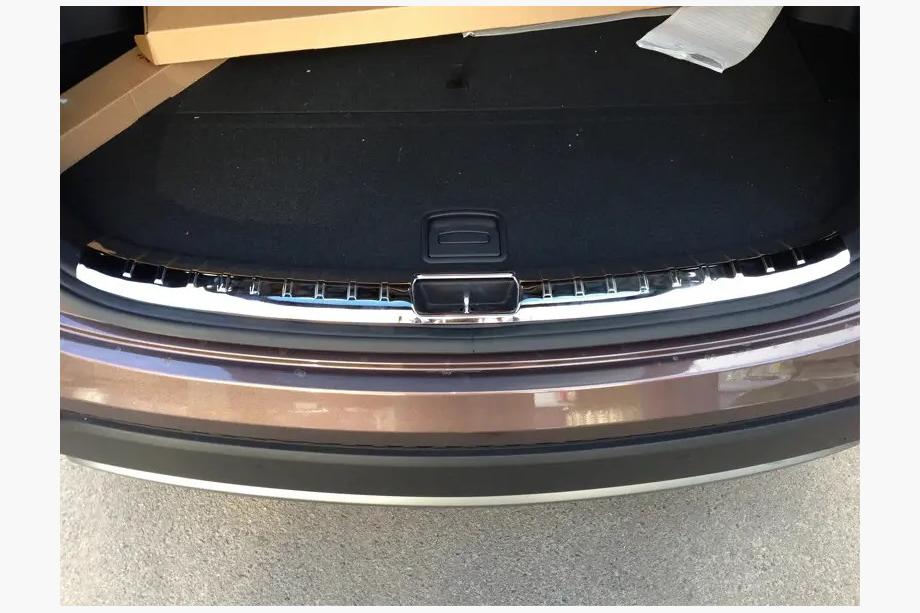Hyundai Santa Fe 3 2012-2018 Seuil de coffre arrière chromé Photo 2