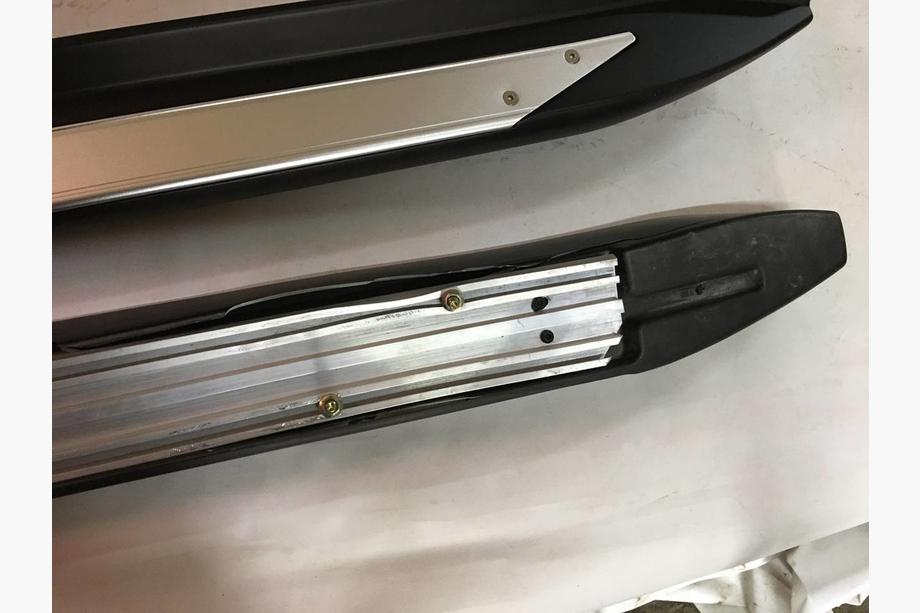 Subaru Forester 2008-2013 PROMO! Marchepieds Latéraux OEM 2010-2013 Image