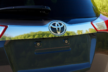 Toyota Rav 4 2013-2018 Baguette chromée au-dessus de la plaque pare-chocs Libao 2013-2016 inox photo 1
