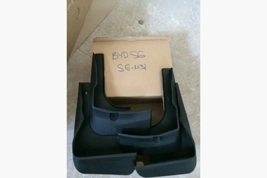 BYD S6 2010-2016 Bavettes Premium (4 pcs) Image