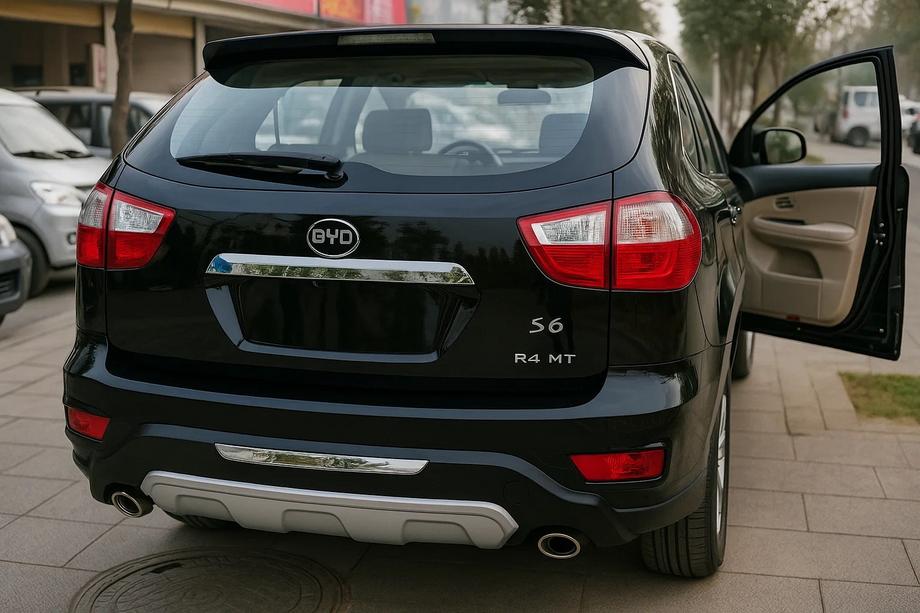 BYD S6 2010-2016 Diffuseur Arrière Image