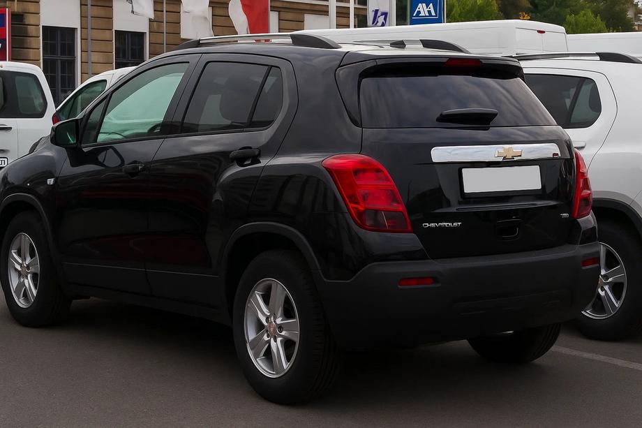 Chevrolet Trax 2012-2023 Baguette chromée au-dessus de la plaque d'immatriculation Libao (ABS) Image