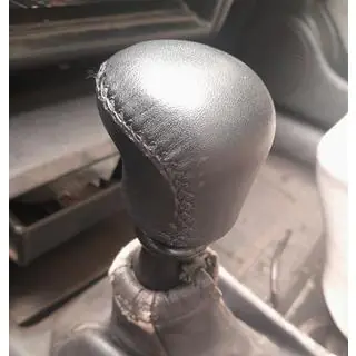 Pommeau de levier de vitesse sans logo (cuir)