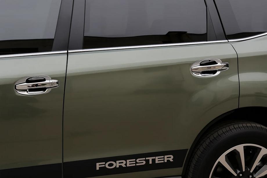 Subaru Forester 2013-2018 Coupelles chromées de poignées Libao (4 pcs, plastique) Image