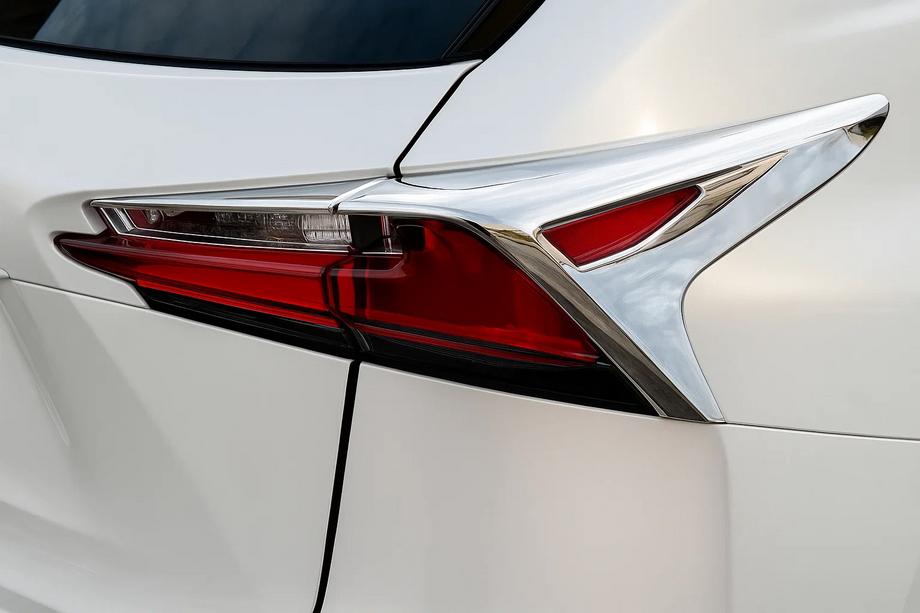 Lexus NX 2014-2021 Couvre-feux Arrière Chromés (2 pcs, ABS) Image