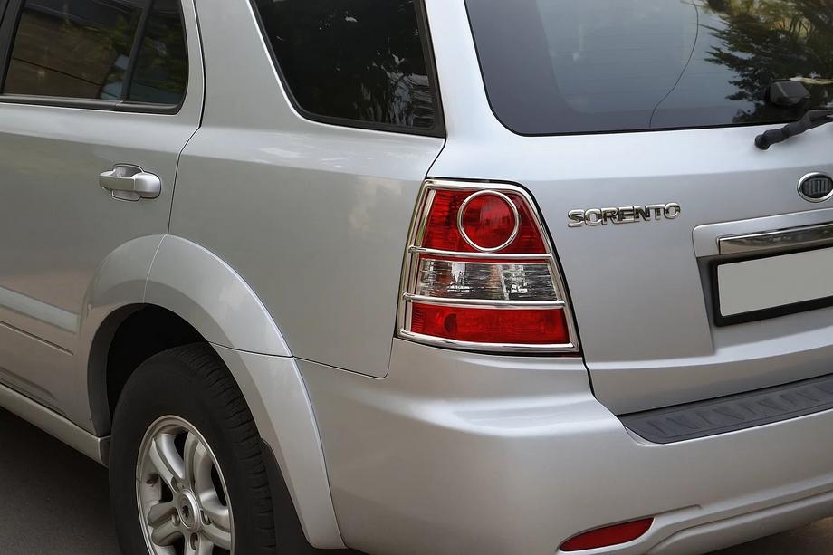 Kia Sorento I BL 2002-2009 Protections de feux arrière (inox) Image